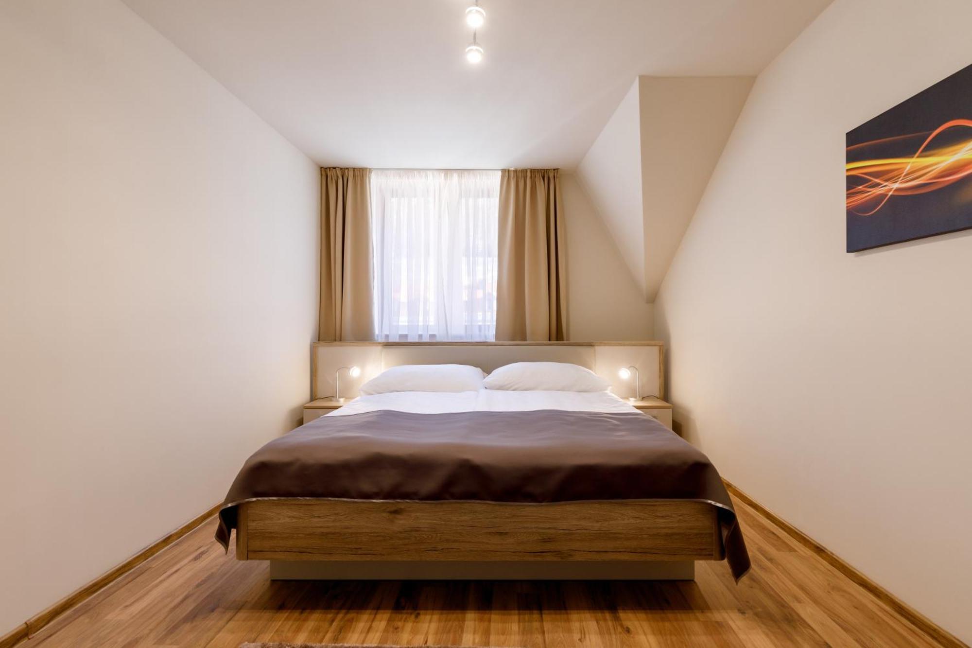 Apartments Menuet Karlovy Vary Room photo
