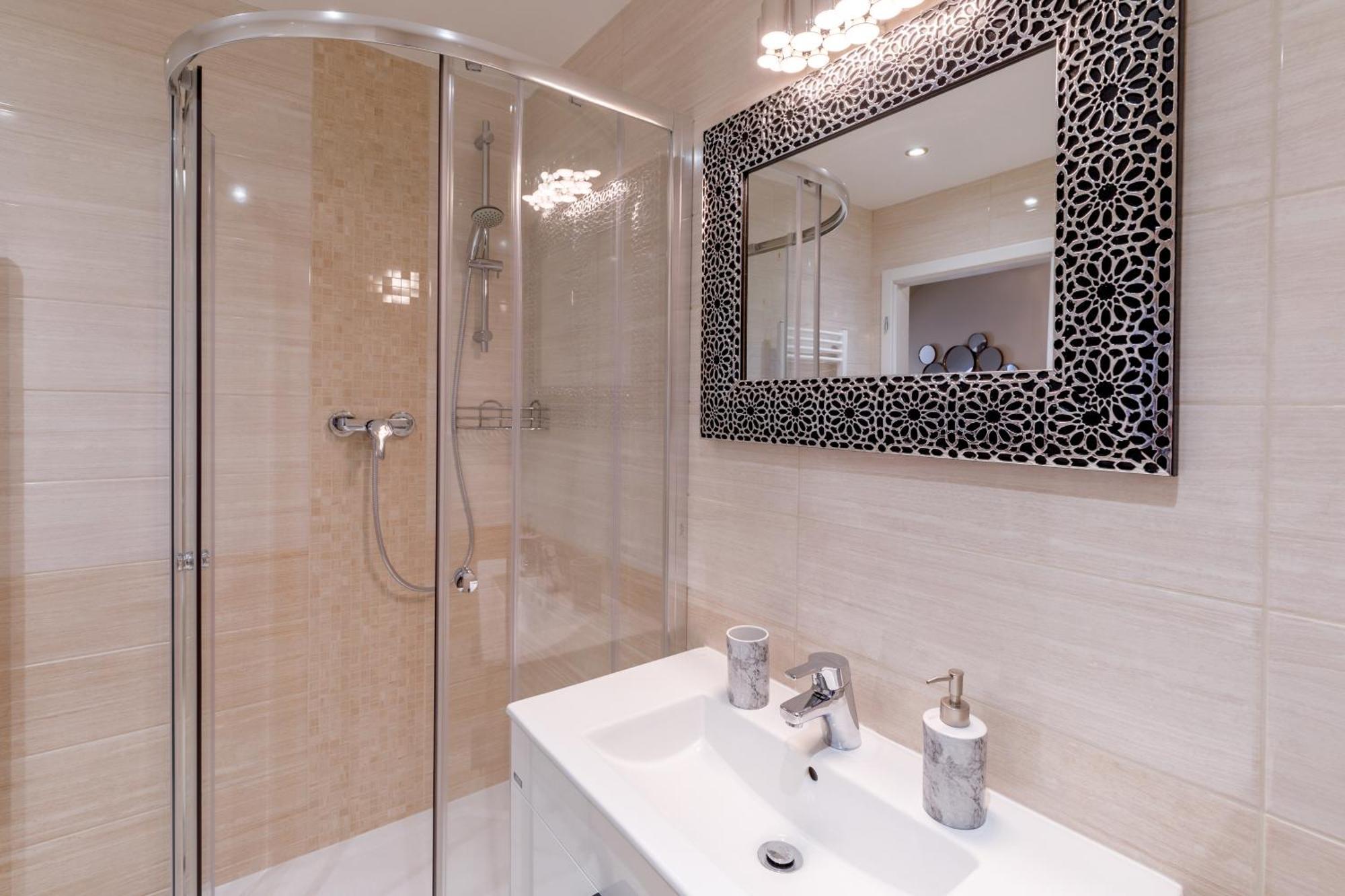 Apartments Menuet Karlovy Vary Room photo